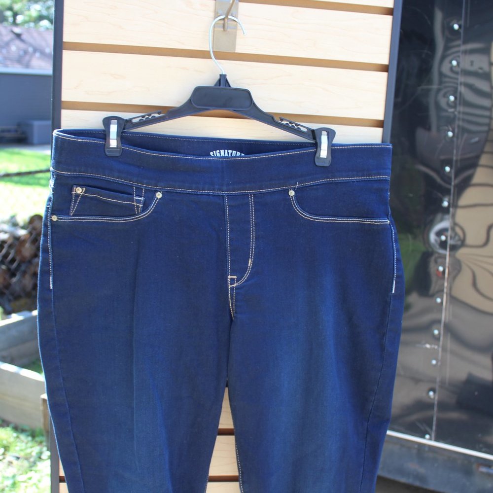Levi Strauss Signature Modern Pull-On Capri Women's Size 16 - Picture 2 of 9